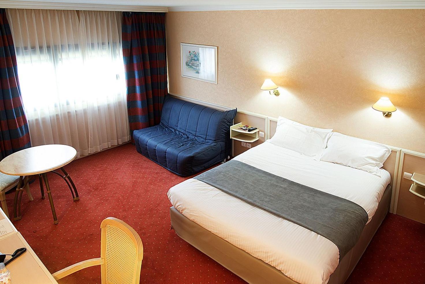 Logis Lyon Est Porte De L'Ain Saint-Maurice-de-Beynost ภายนอก รูปภาพ